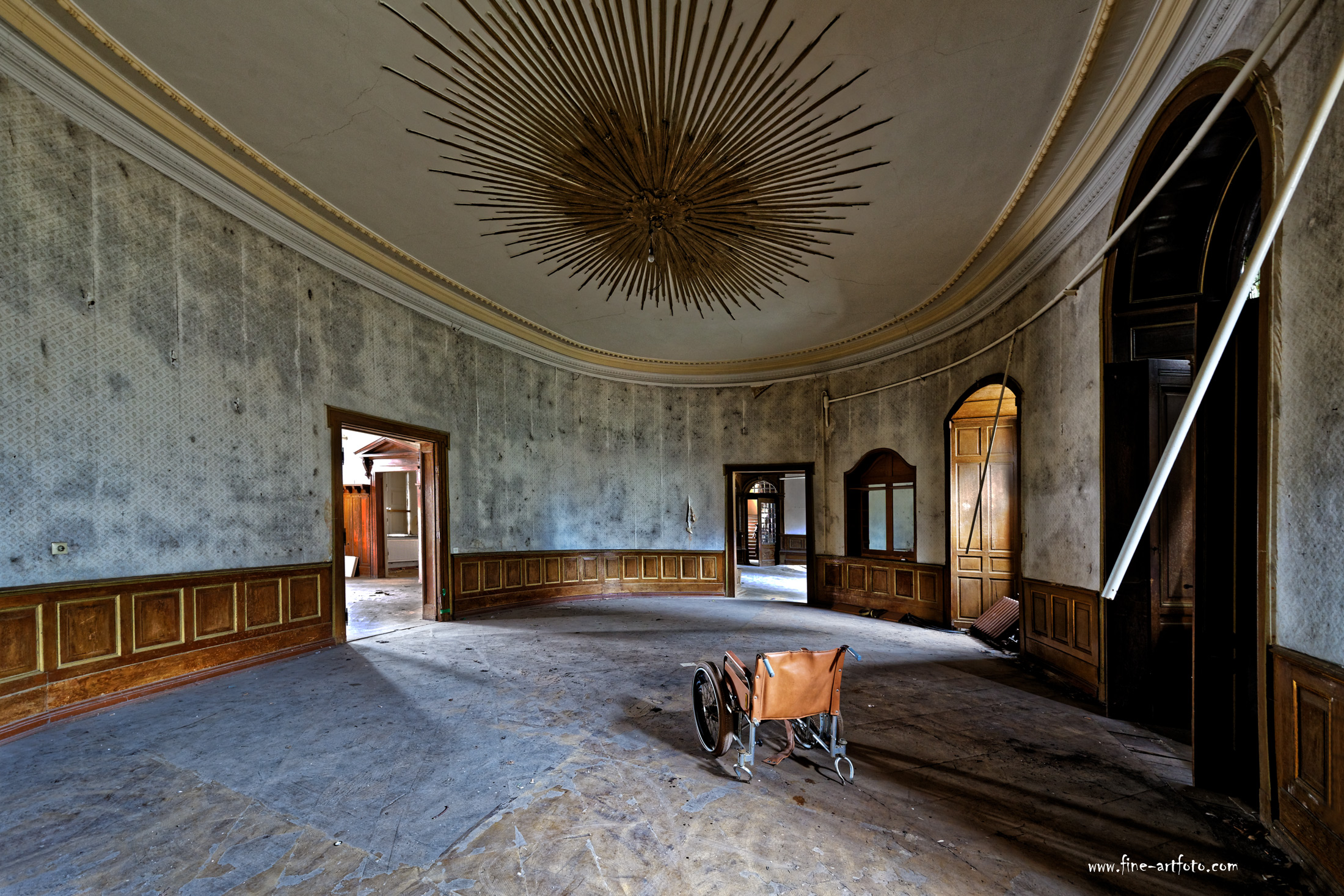 Oval Room I